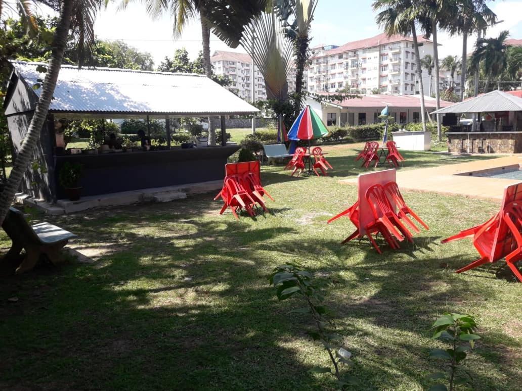 Green Town Hotel & Resort Port Dickson Bagian luar foto