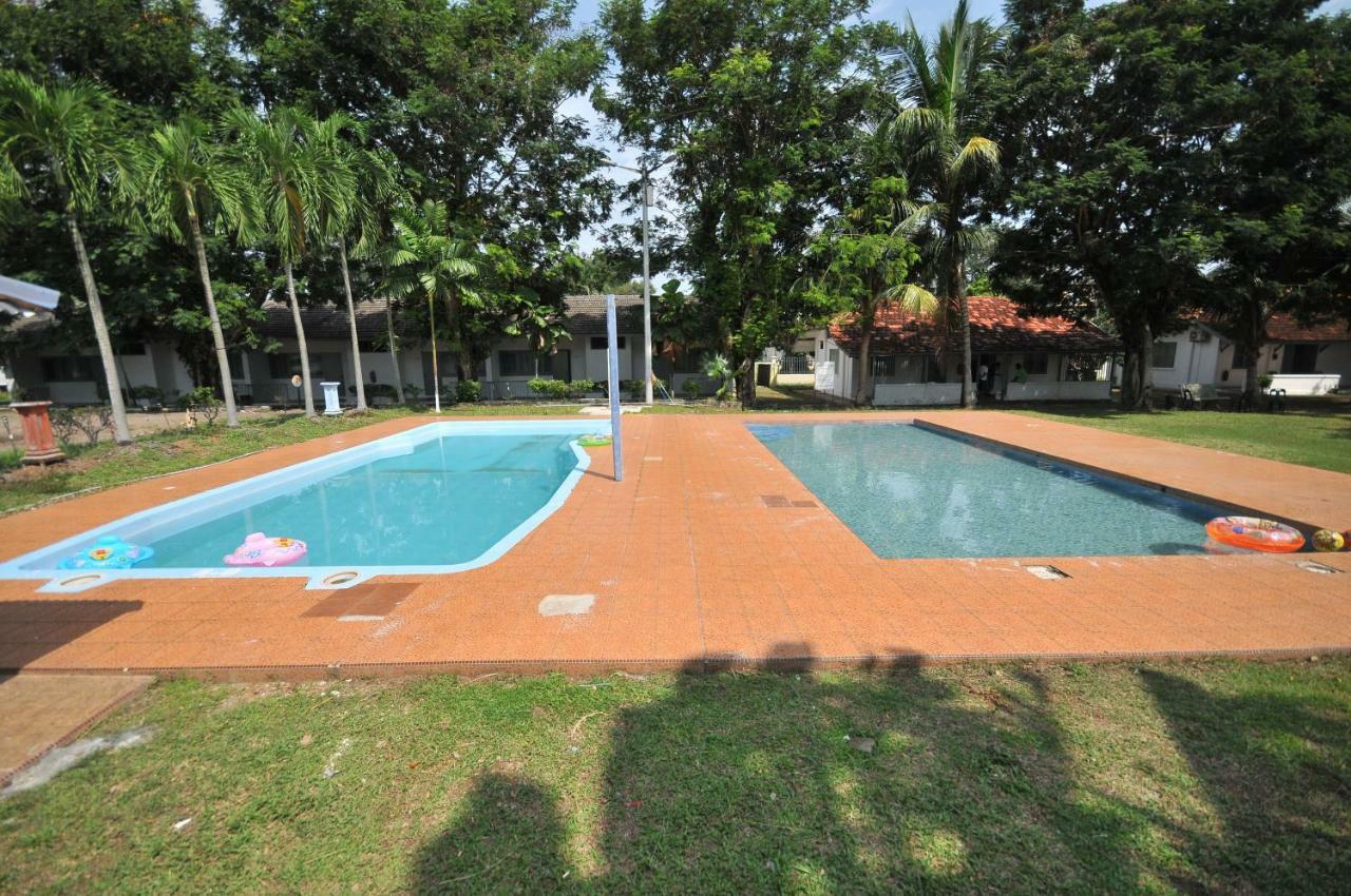 Green Town Hotel & Resort Port Dickson Bagian luar foto
