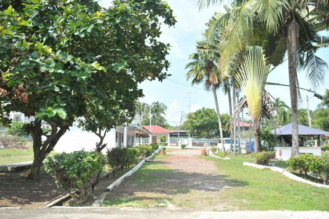 Green Town Hotel & Resort Port Dickson Bagian luar foto